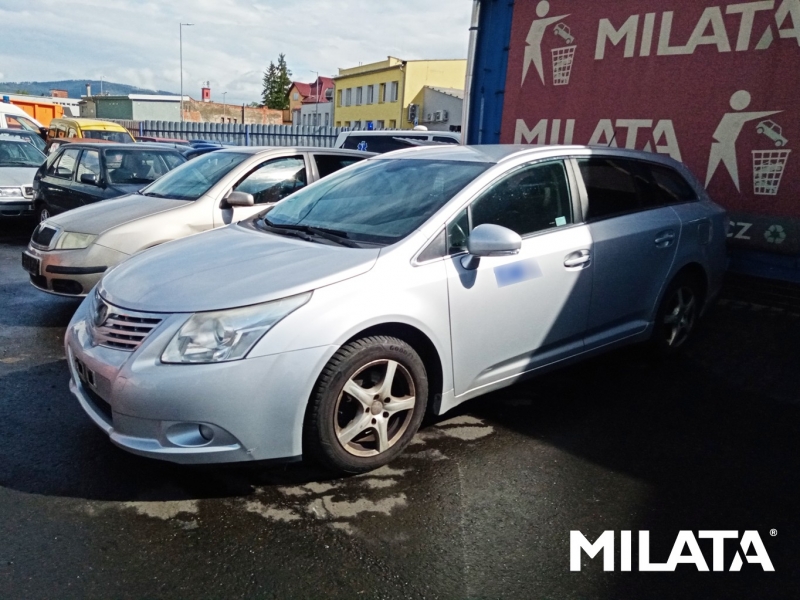 TOYOTA AVENSIS 2.0 D 2009 na náhradní díly 1