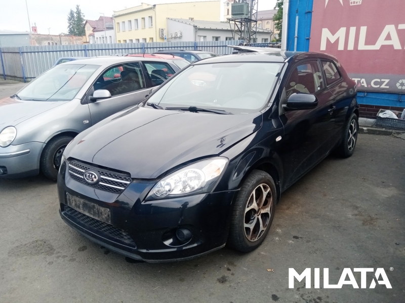 KIA CEED 1.6 2010 na náhradní díly 1