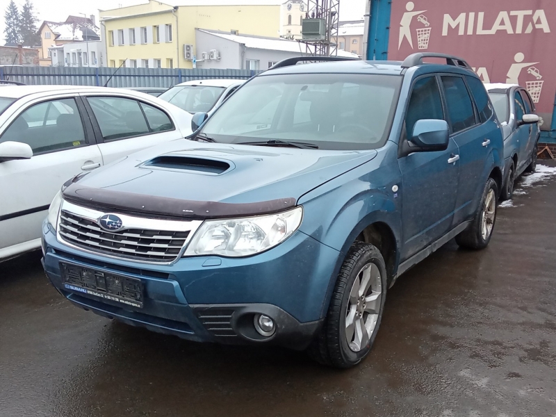 SUBARU FORESTER 2.0 D 2010 na náhradní díly 1