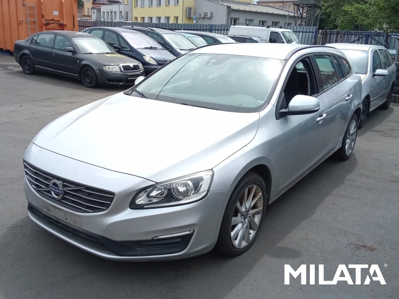 VOLVO V60 1.6 D 2015 na náhradní díly 1