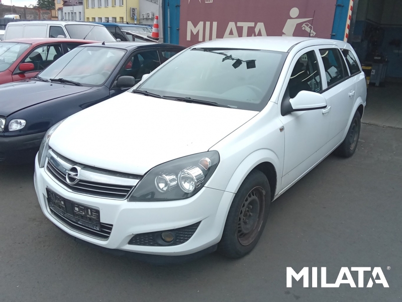 OPEL ASTRA 1.7 CDTI 2011 na náhradní díly 1
