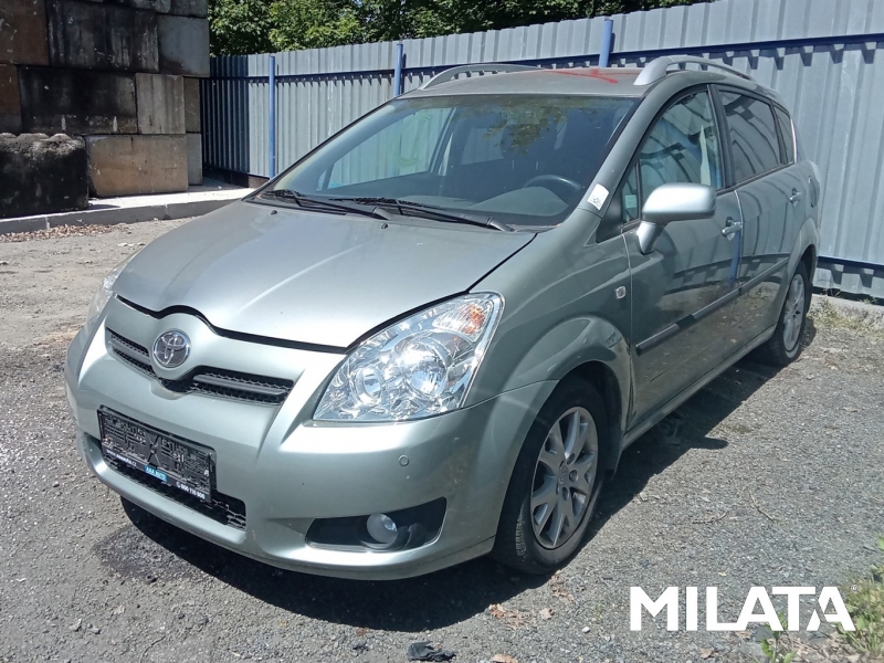TOYOTA COROLLA VERSO 2.2 D 2010 na náhradní díly 1