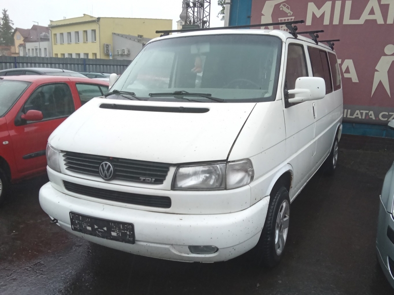 VOLKSWAGEN CARAVELLE 2.5 D 2000 na náhradní díly 1