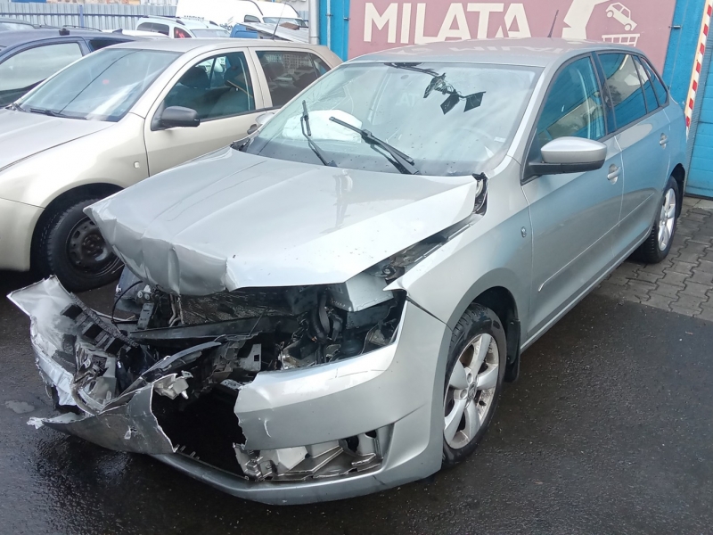 ŠKODA RAPID 1.2 2014 na náhradní díly 1