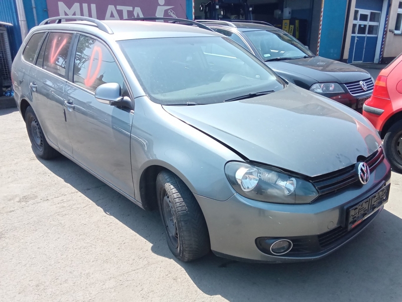VOLKSWAGEN GOLF VARIANT 1.6 TDI 2010 na náhradní díly 1
