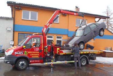 Nakládka autovraku firmou Milata Odtahový vůz Milata