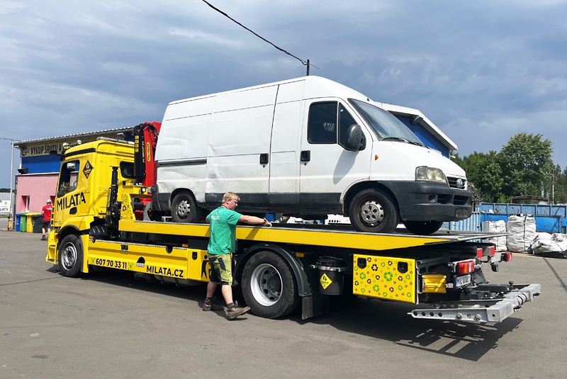 Likvidace užitkových vozidel Dolní Benešov Dodávka na autovrakovišti